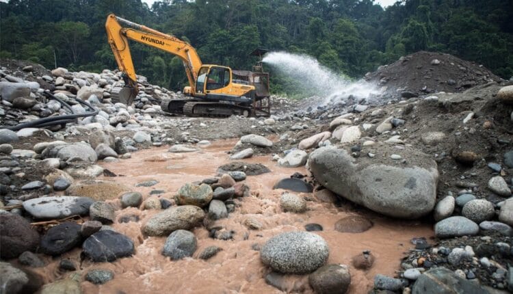 Acertada suspensión a concesiones mineras en Napo