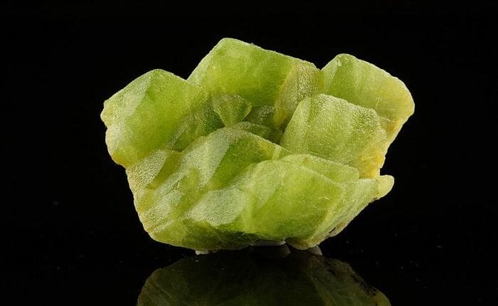 Olivino: la roca común que podría cambiar la minería de baterías