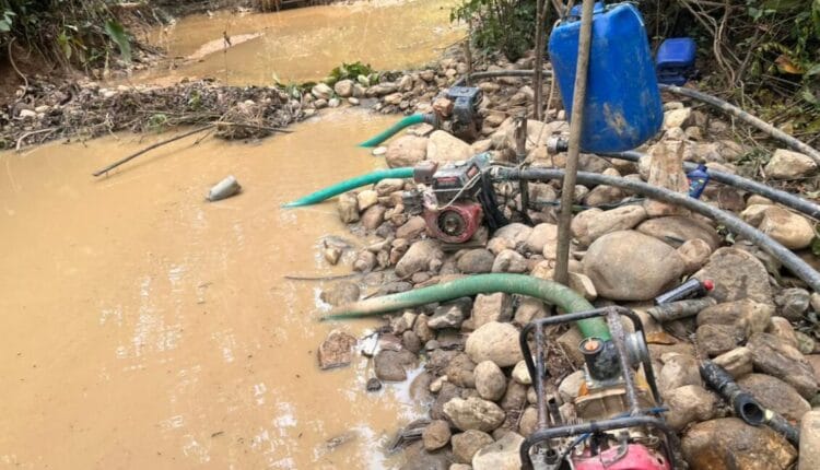 Ejército desarticula campamentos de minería ilegal en Cascales, Sucumbíos