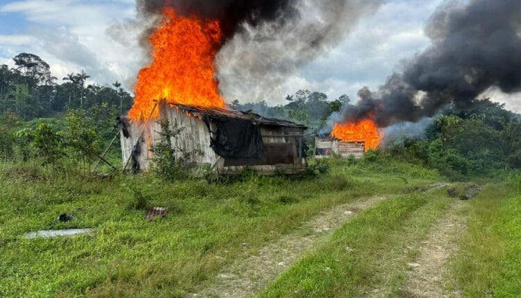 Fuerzas Armadas asestan fuerte golpe a la minería ilegal en Esmeraldas
