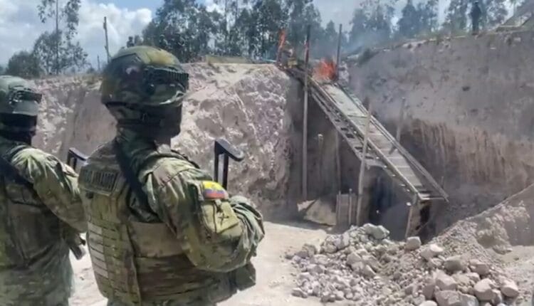 Chimborazo: Andes Ecuadorianos con Minería Ilegal