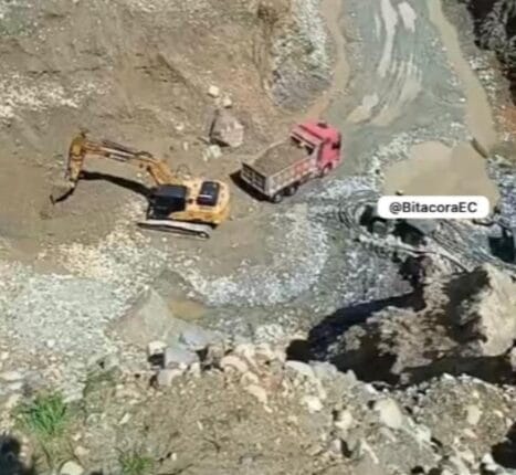 Alerta sobre minería ilegal de gran escala en el río Nangaritza