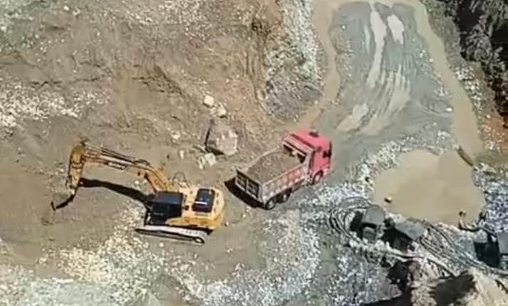 Río Nangaritza agoniza por minería ilegal