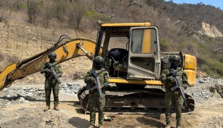 Ejército ecuatoriano despeja Loja de minería ilegal