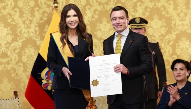 Noboa Honors U.S. Official and Strengthens Bilateral Cooperation