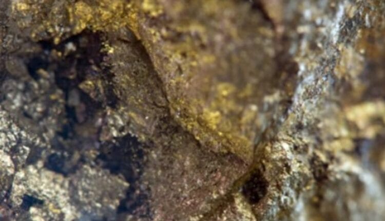 Ecuador impulsa consultoría para fortalecer la inclusión financiera de la minería artesanal y de pequeña escala