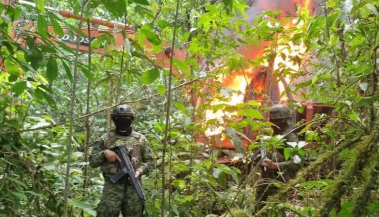 Ejército Ecuatoriano inhabilitó maquinaria de minería ilegal valorada en más de USD 120.000 en Pastaza