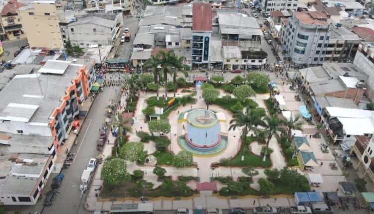 Tragedia en Azuay: dos trabajadores mueren sepultados por un deslizamiento en una mina en medio de fuertes lluvias