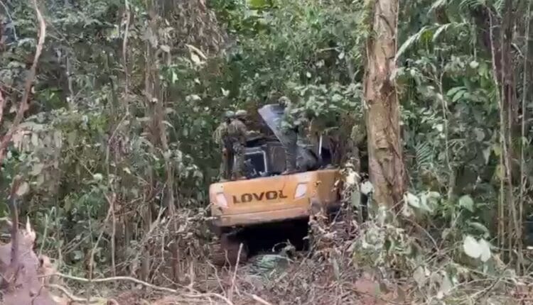 Ofensiva en Suwants: el Ejército neutraliza excavadoras y campamentos de minería ilegal en la Amazonía